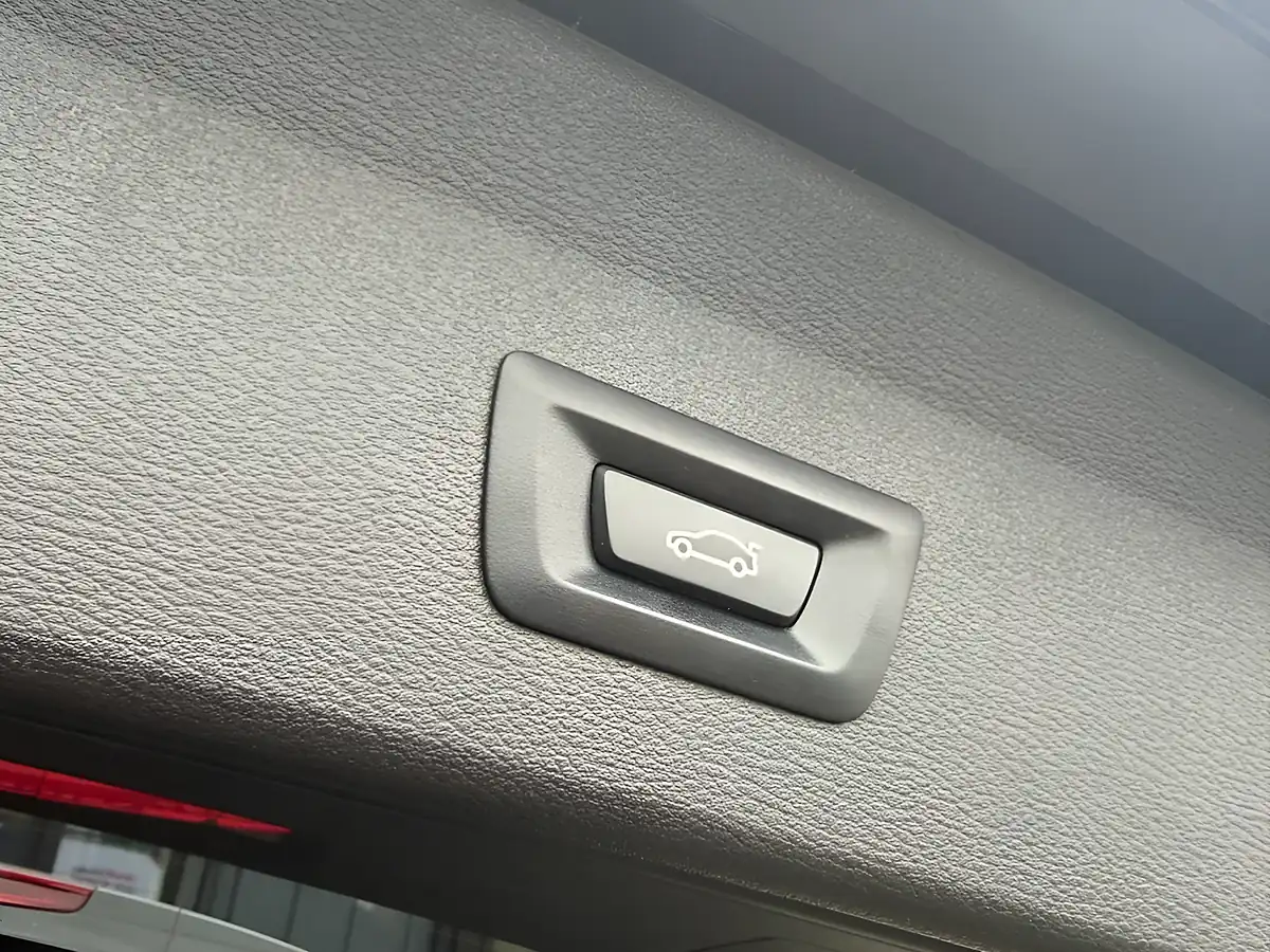 Used 2018 BMW X1 M Sport Black - Interior and Exterior details 14