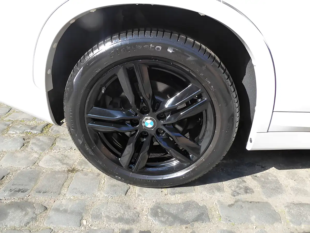Used 2018 BMW X1 M Sport White - Interior and Exterior details 8