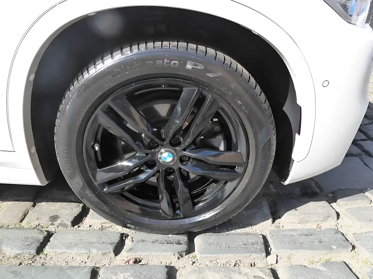 Used 2018 BMW X1 M Sport White - Interior and Exterior details 9