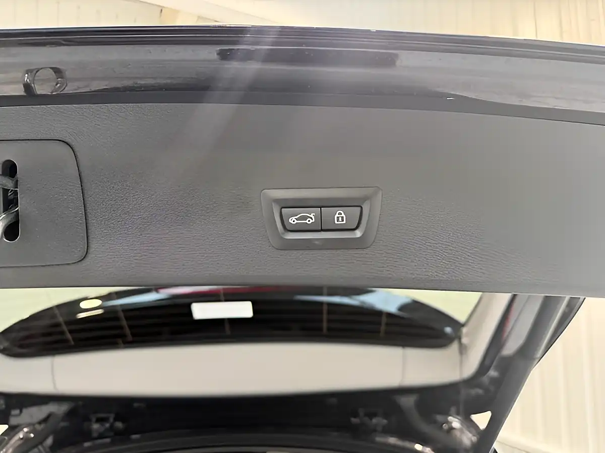 Used 2018 BMW X1 Xline Jet Black - Interior and Exterior details 10
