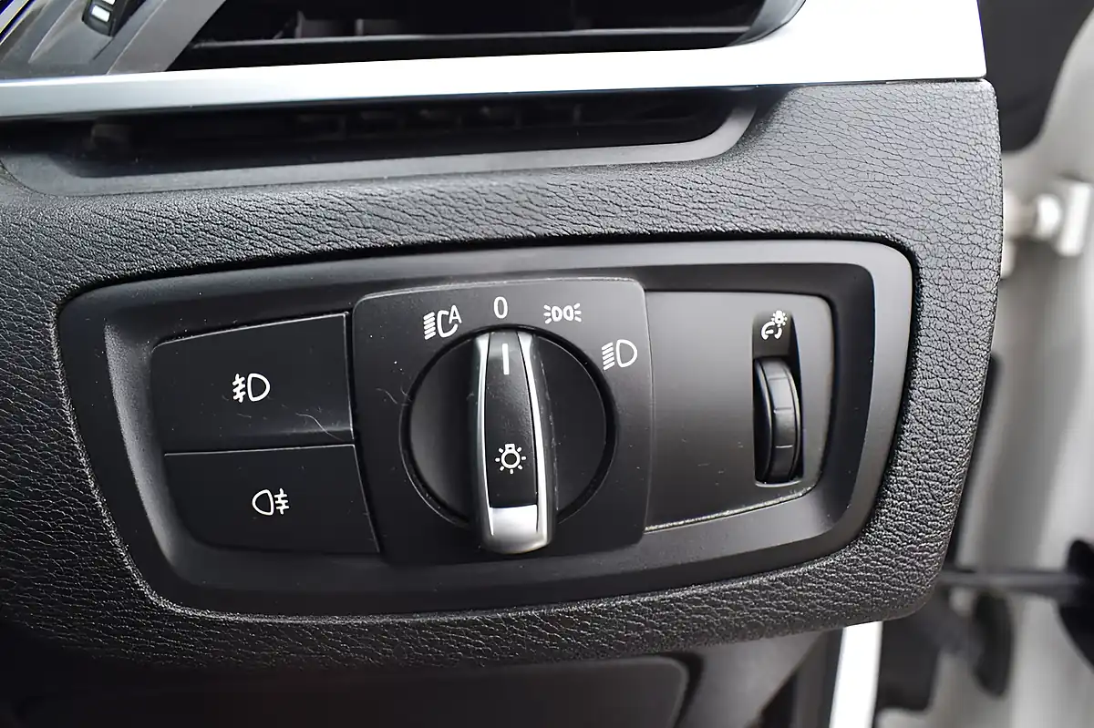 Used 2018 BMW X1 Xline Mineral White - Interior and Exterior details 12