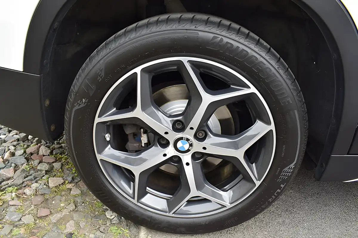 Used 2018 BMW X1 Xline Mineral White - Interior and Exterior details 5