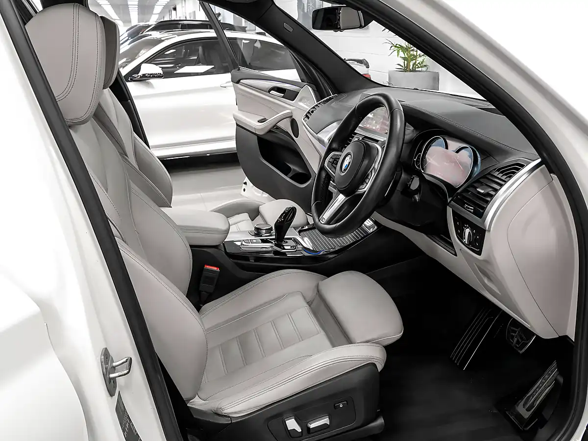 Used 2018 BMW X3 M Sport Alpine White - Interior and Exterior details 11