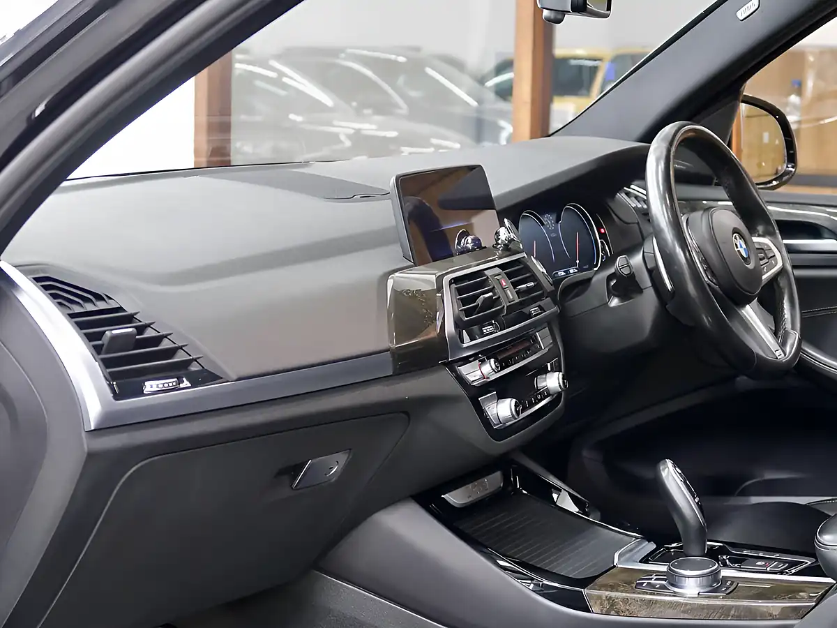 Used 2018 BMW X3 M Sport Black - Interior and Exterior details 10
