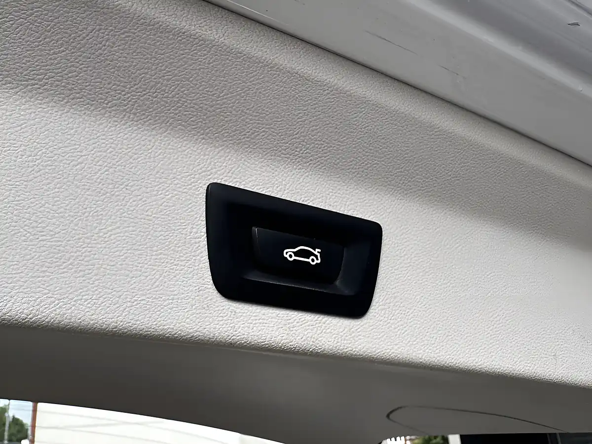 Used 2018 BMW X3 Xline White - Interior and Exterior details 18