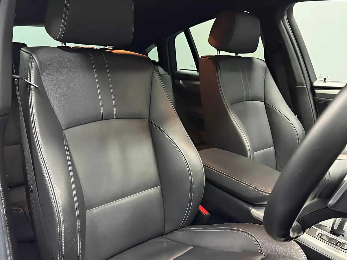 Used 2018 BMW X4 M Sport Alpine White - Interior and Exterior details 18