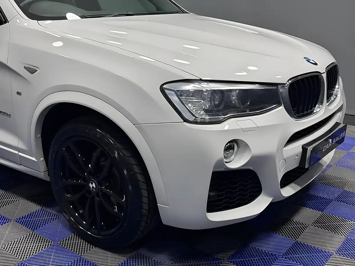 Used 2018 BMW X4 M Sport Alpine White - Interior and Exterior details 3