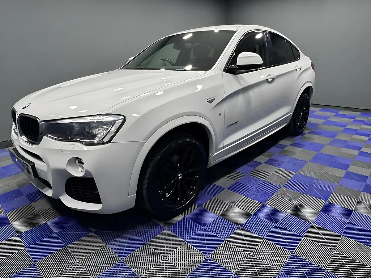 Used 2018 BMW X4 M Sport Alpine White - Interior and Exterior details 7