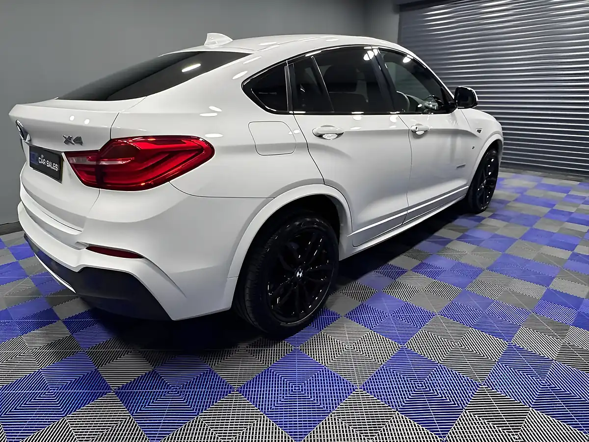 Used 2018 BMW X4 M Sport Alpine White - Interior and Exterior details 9