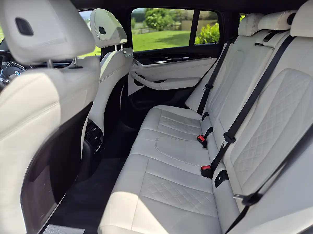 Used 2018 BMW X4 M Sport X Blue - Interior and Exterior details 15