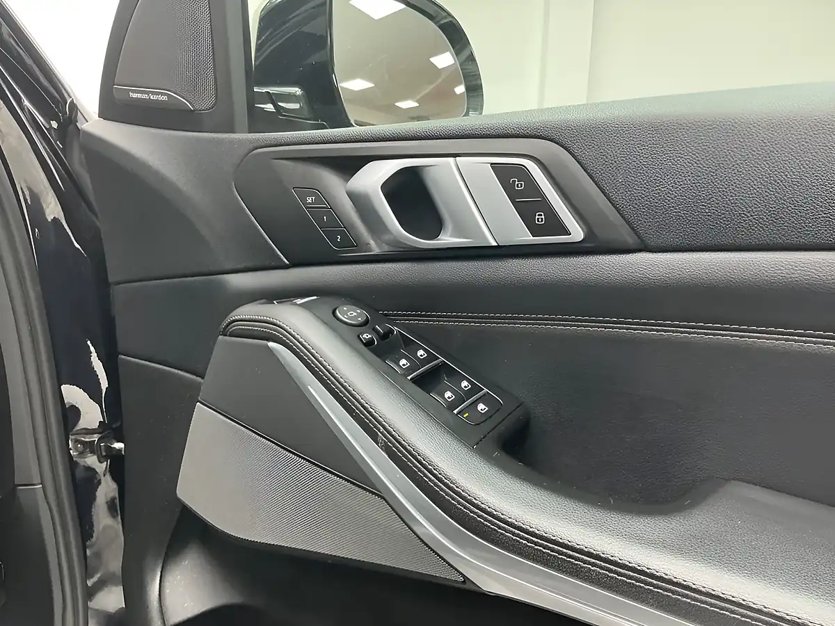 Used 2018 BMW X5 Black - Interior and Exterior details 15
