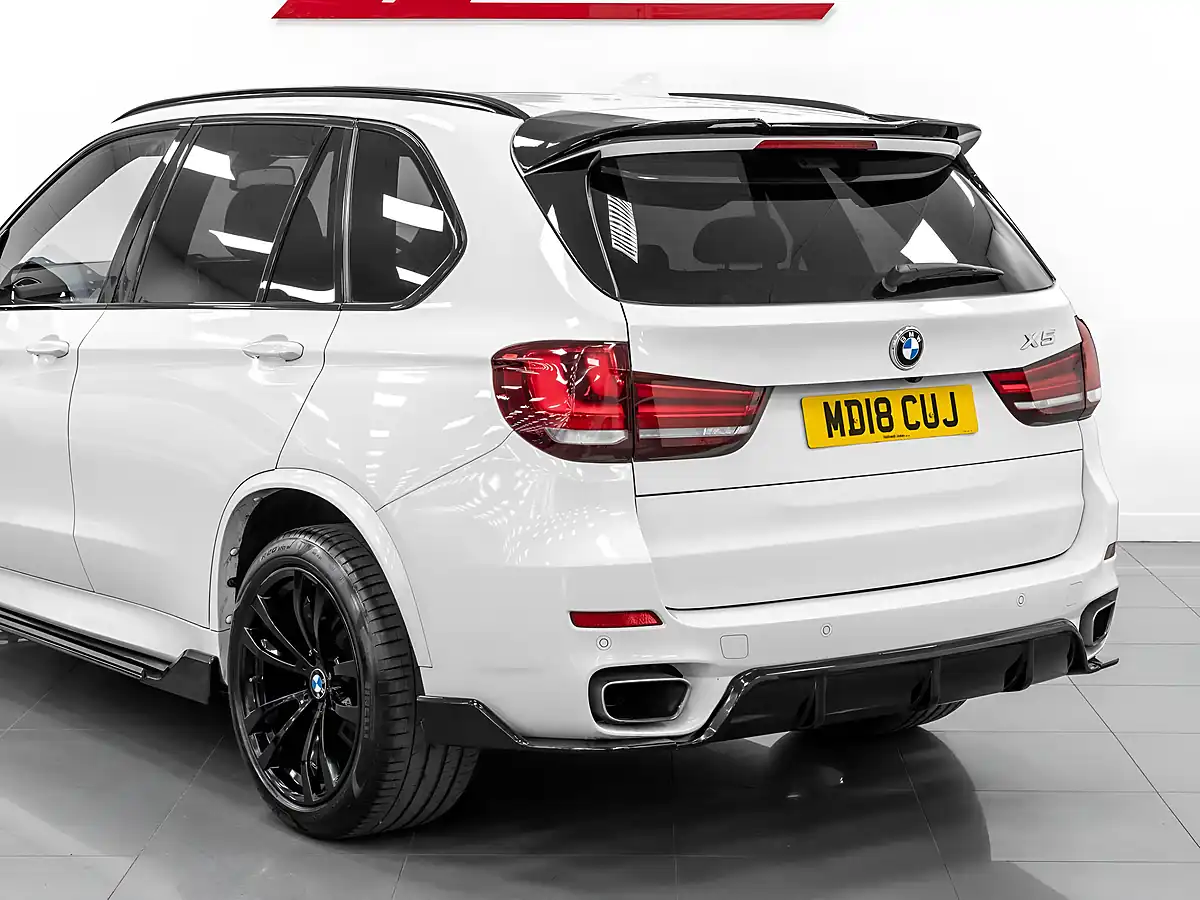 Used 2018 BMW X5 M Sport Alpine White - Interior and Exterior details 11