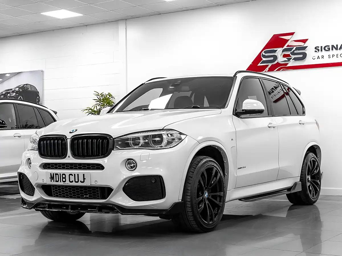 Used 2018 BMW X5 M Sport Alpine White - Interior and Exterior details 2