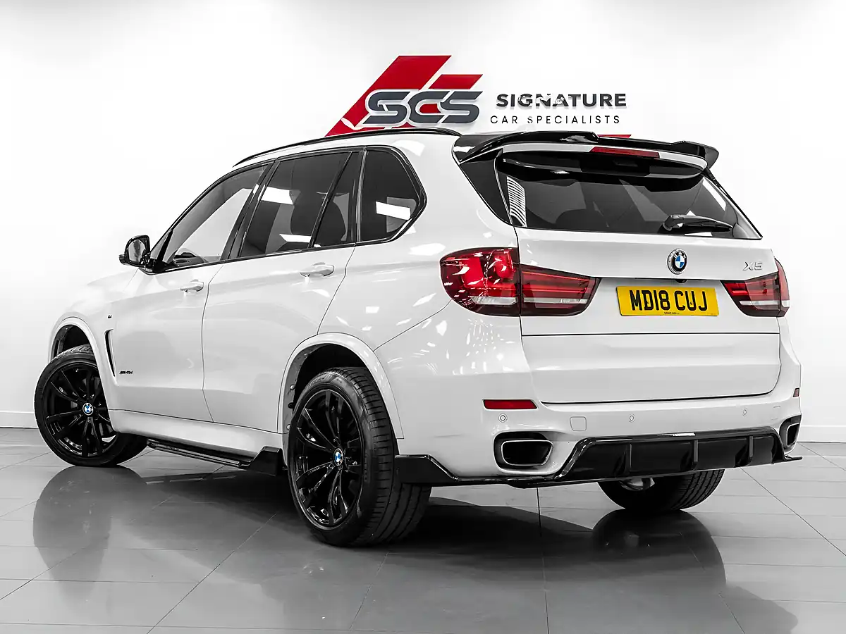 Used 2018 BMW X5 M Sport Alpine White - Interior and Exterior details 4