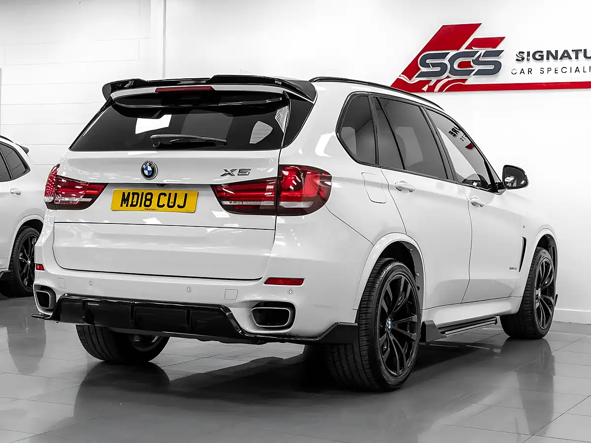 Used 2018 BMW X5 M Sport Alpine White - Interior and Exterior details 5
