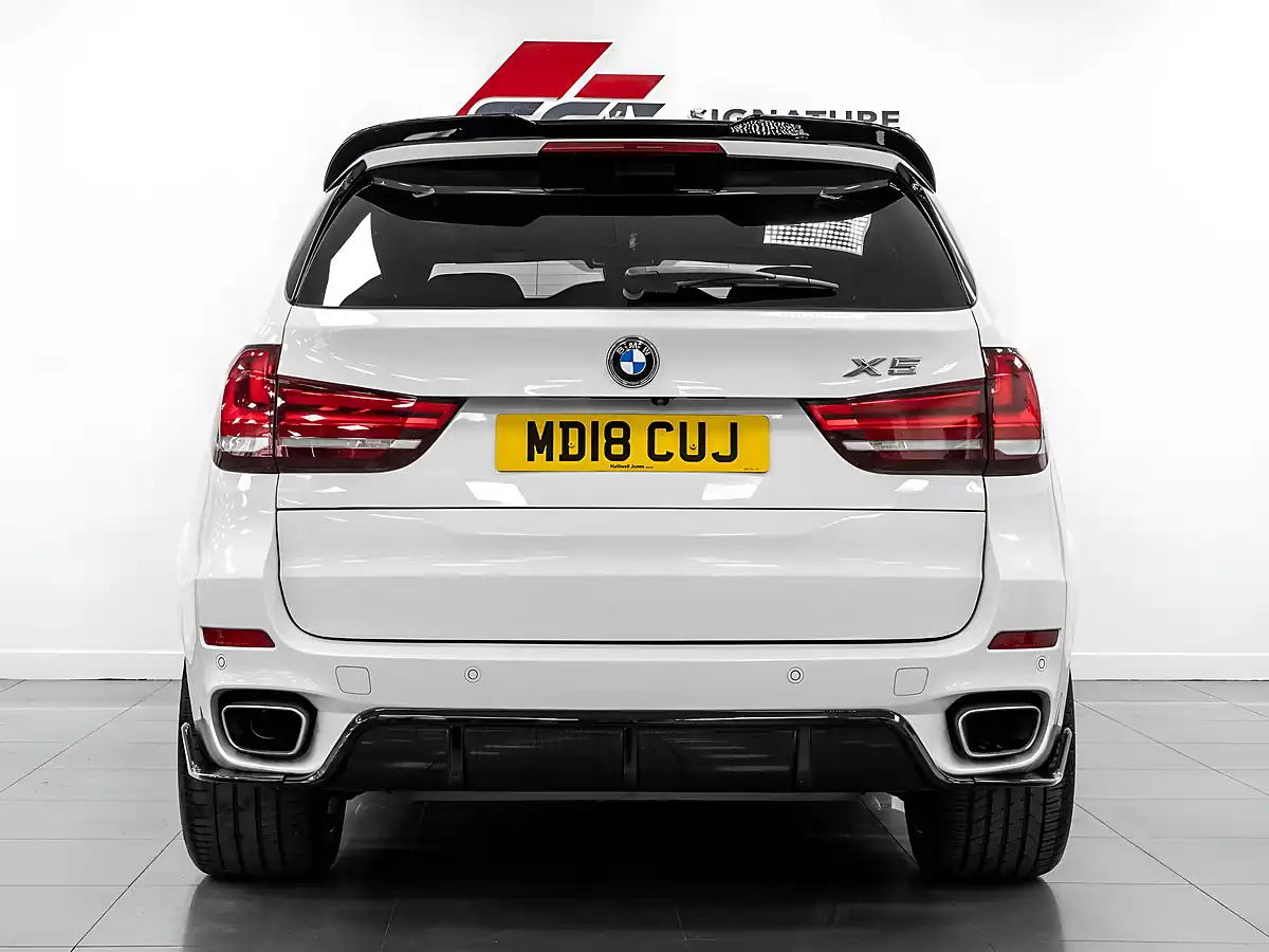 Used 2018 BMW X5 M Sport Alpine White - Interior and Exterior details 7