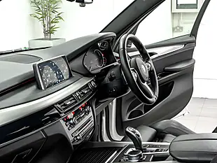 Used 2018 BMW X5 M Sport Alpine White - Interior and Exterior details 17