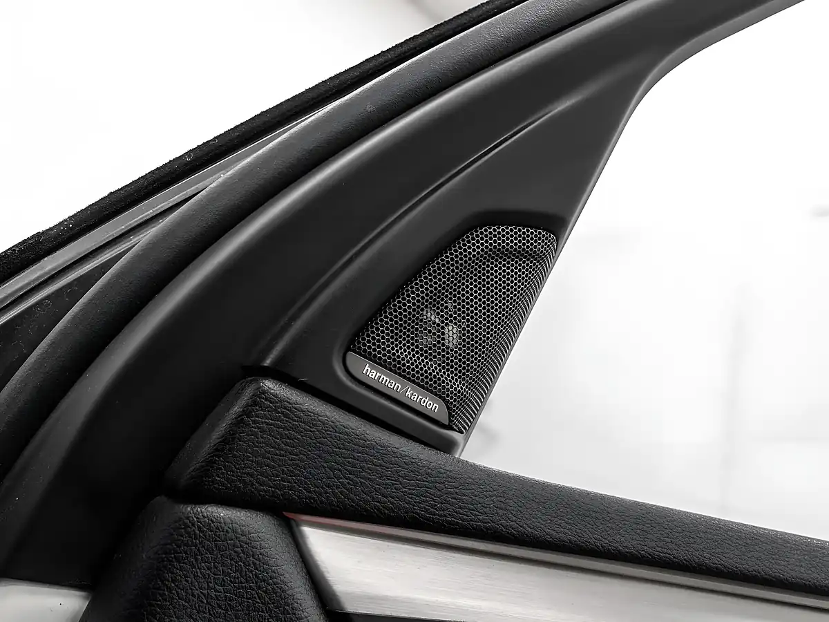Used 2018 BMW X5 M Sport Alpine White - Interior and Exterior details 18
