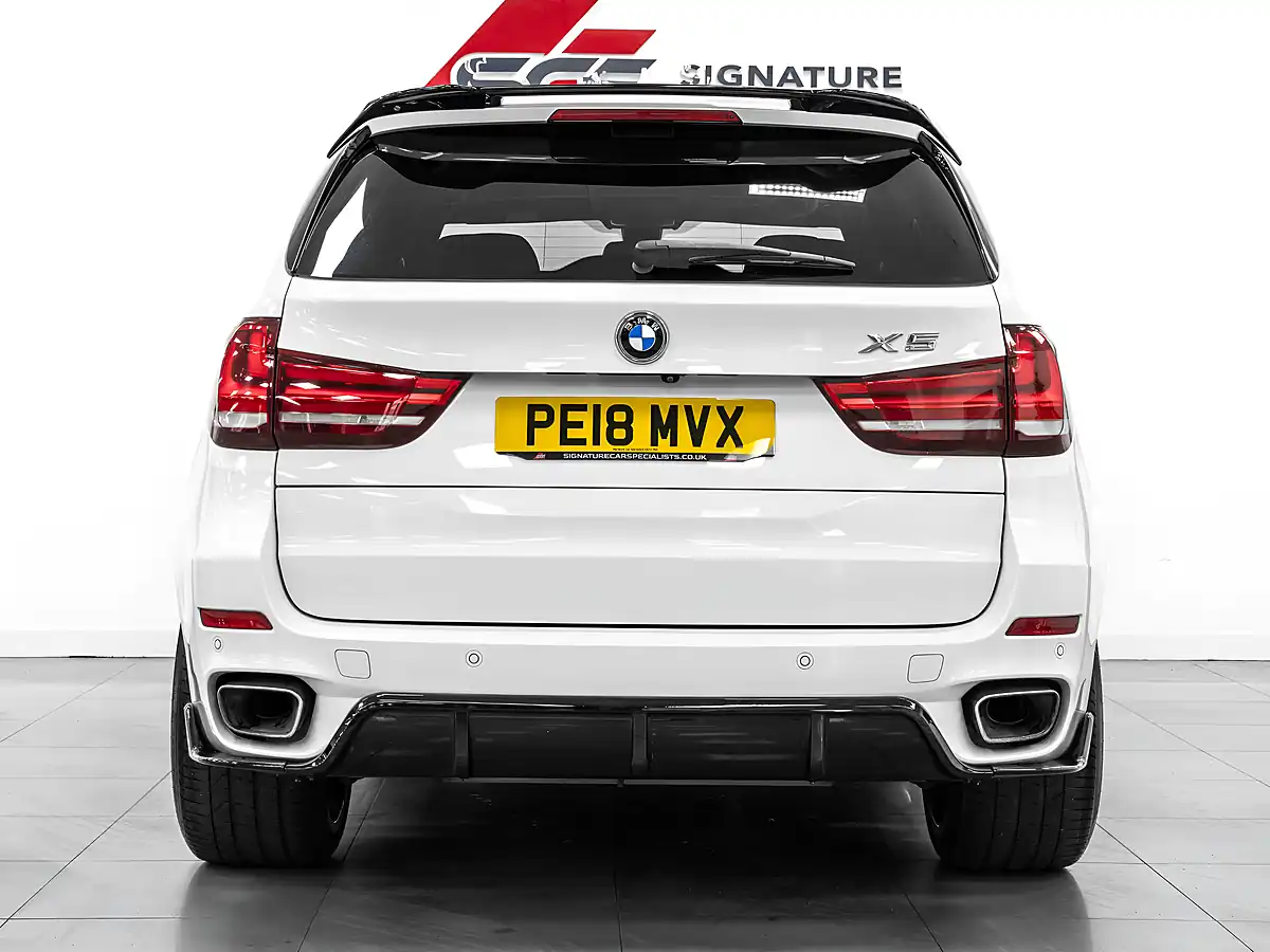 Used 2018 BMW X5 M Sport Alpine White - Interior and Exterior details 6