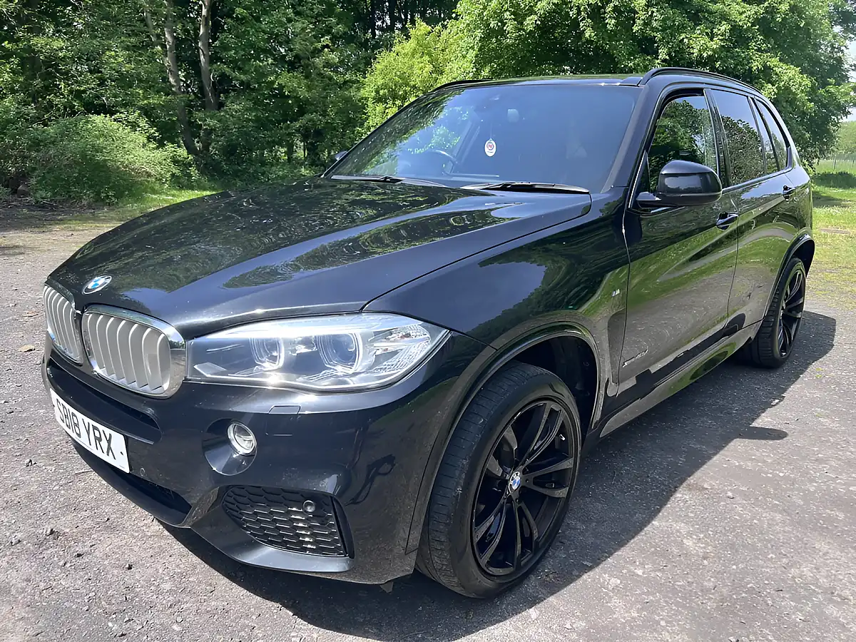 Used 2018 BMW X5 M Sport Black - Front View