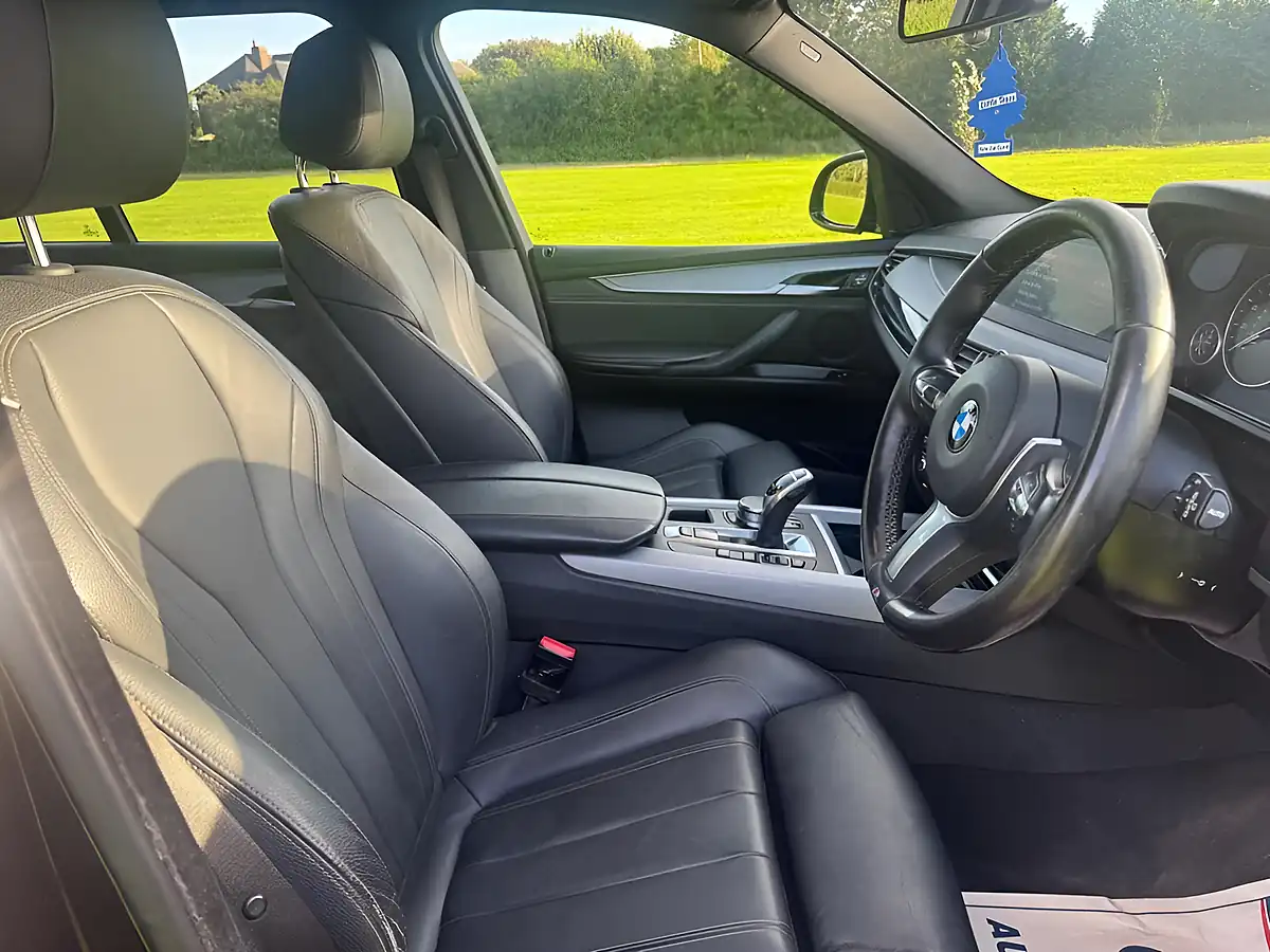 Used 2018 BMW X5 M Sport Black - Interior and Exterior details 11
