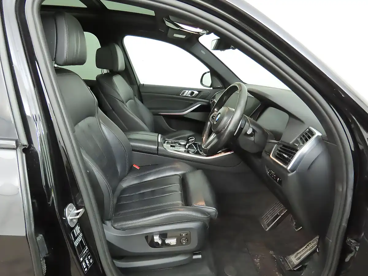 Used 2018 BMW X5 M Sport Black - Interior and Exterior details 7