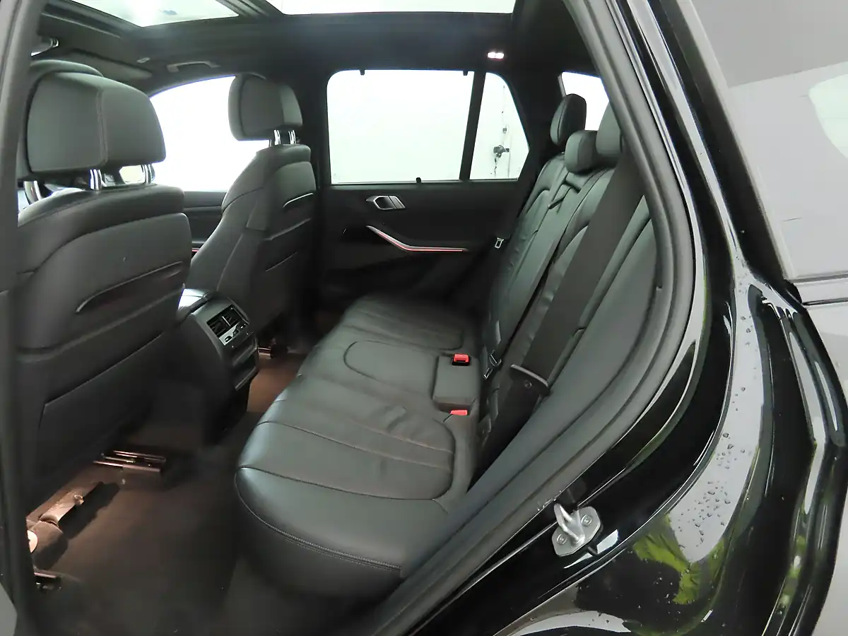 Used 2018 BMW X5 M Sport Black - Interior and Exterior details 8