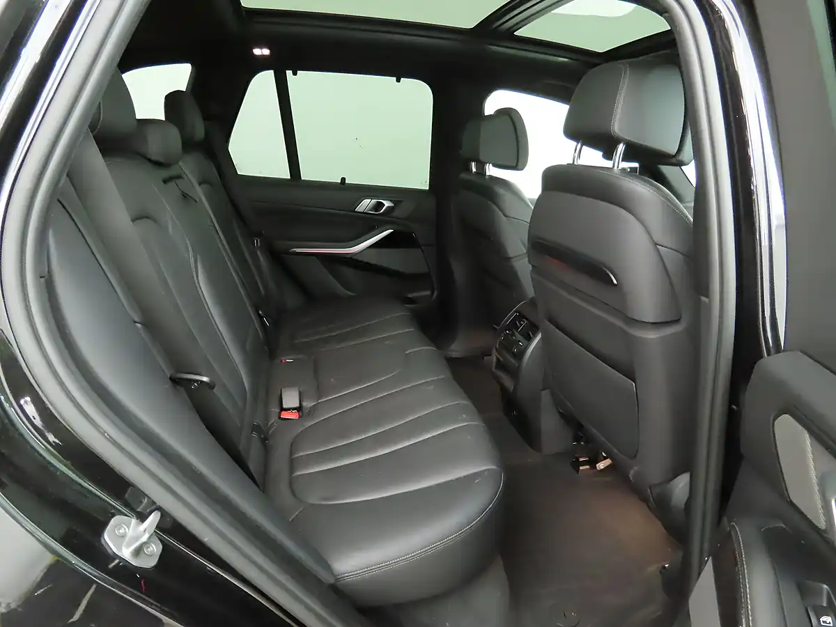 Used 2018 BMW X5 M Sport Black - Interior and Exterior details 9