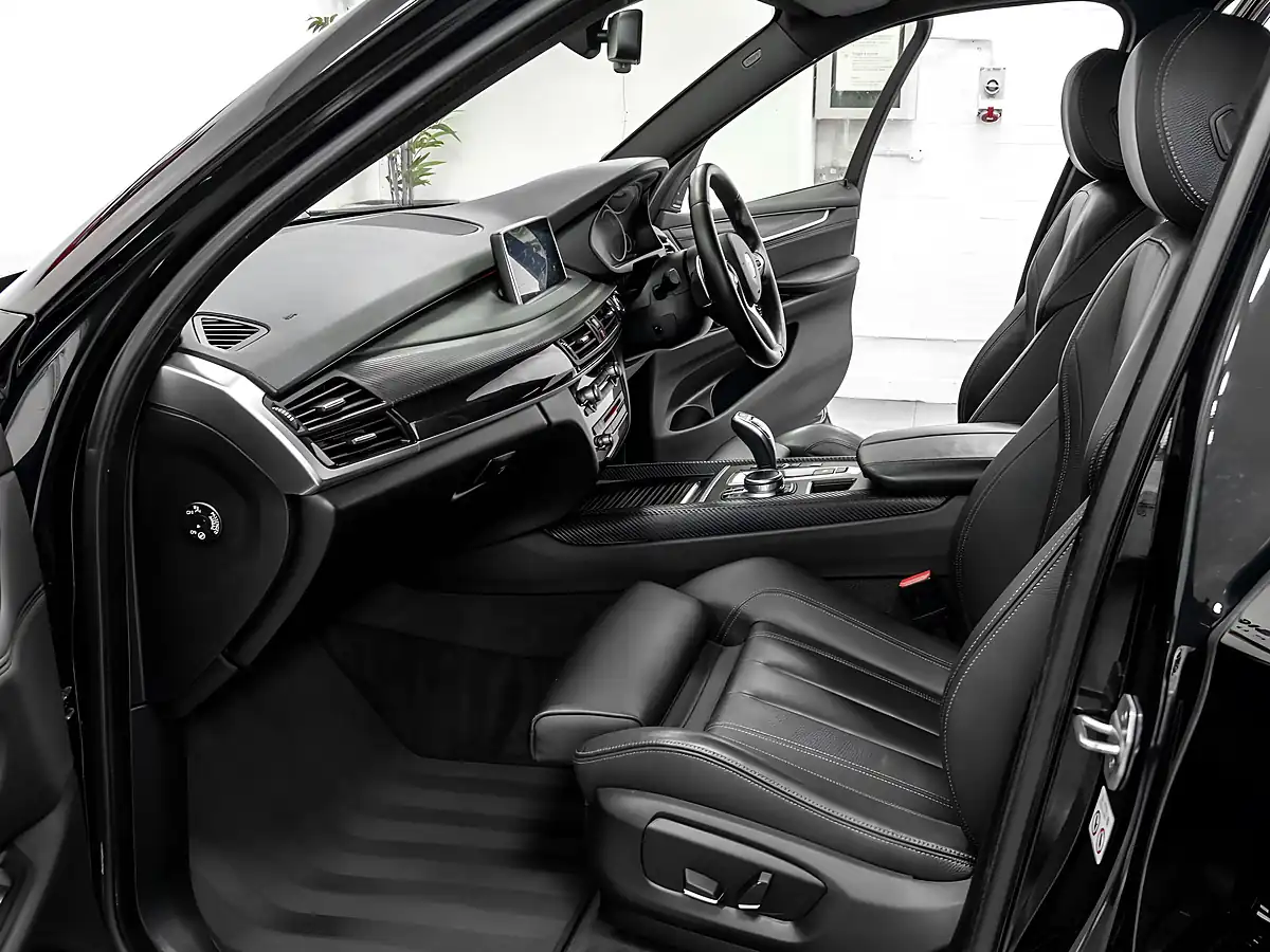 Used 2018 BMW X5 M Sport Black Sapphire - Interior and Exterior details 11