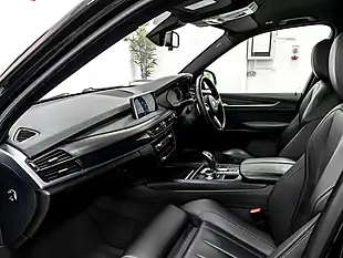 Used 2018 BMW X5 M Sport Black Sapphire - Interior and Exterior details 12