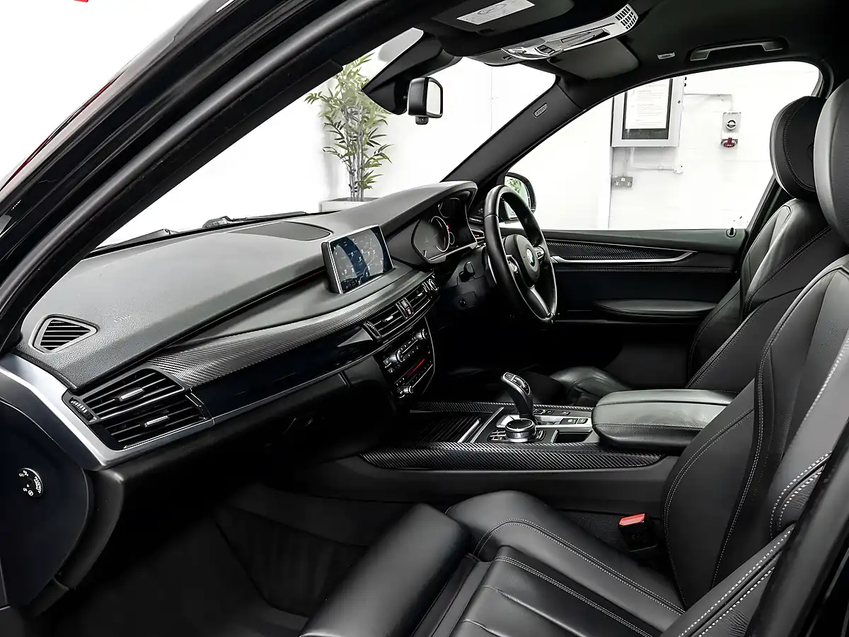 Used 2018 BMW X5 M Sport Black Sapphire - Interior and Exterior details 12
