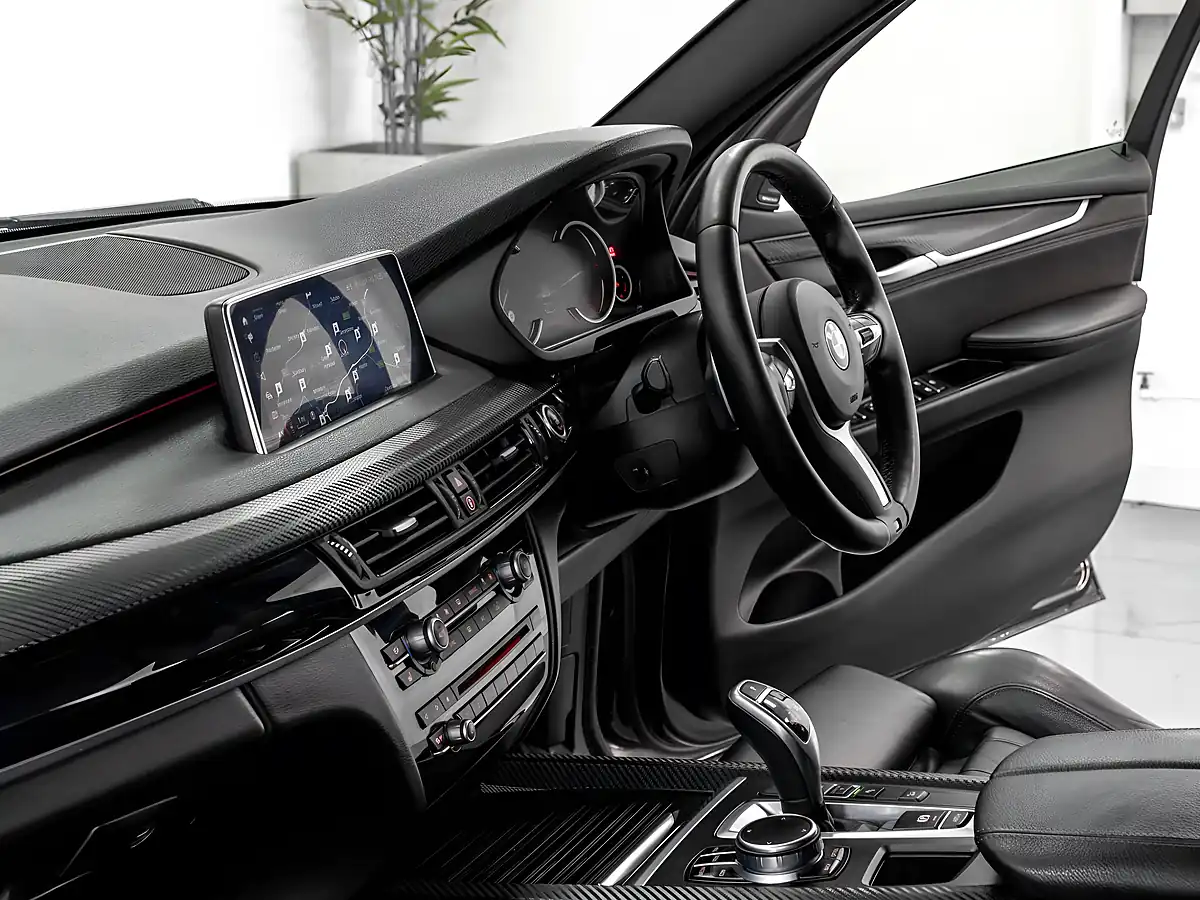Used 2018 BMW X5 M Sport Black Sapphire - Interior and Exterior details 17