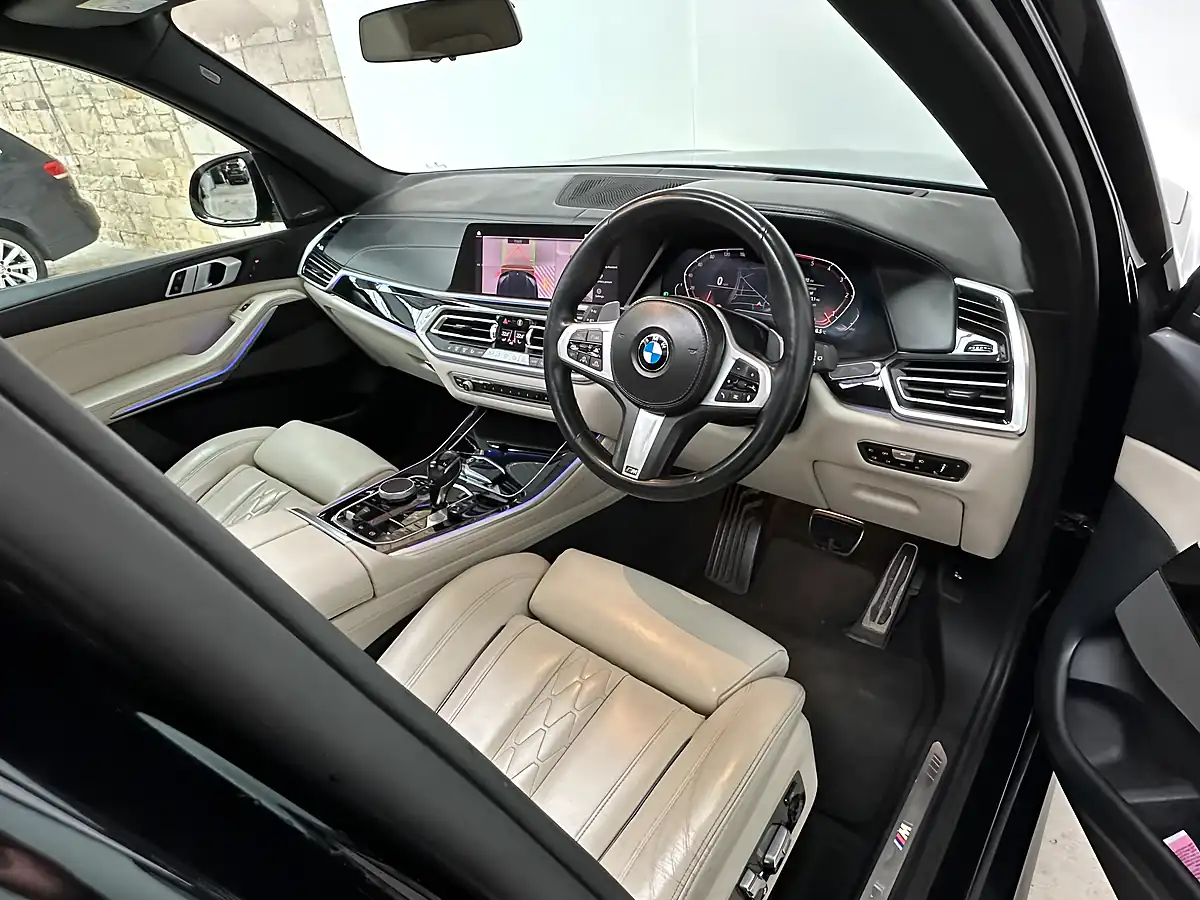 Used 2018 BMW X5 M Sport Black Sapphire - Interior and Exterior details 3