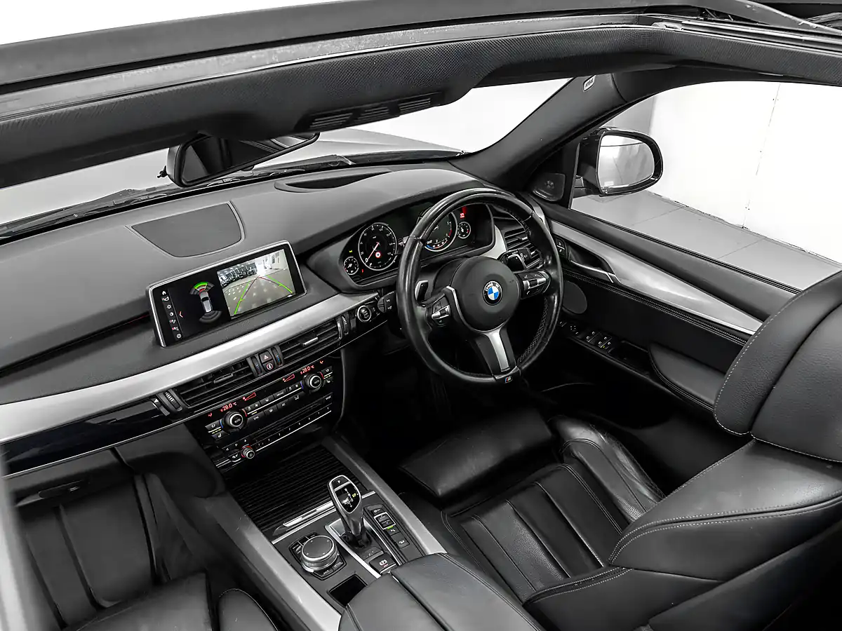 Used 2018 BMW X5 M Sport Black Sapphire - Interior and Exterior details 13