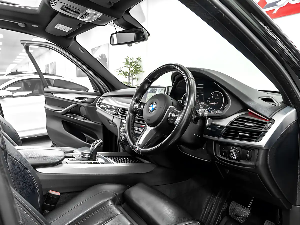Used 2018 BMW X5 M Sport Black Sapphire - Interior and Exterior details 17