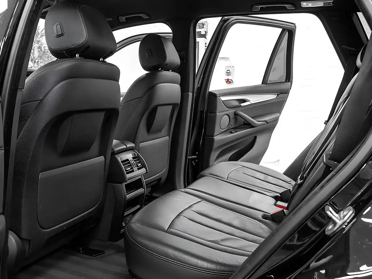 Used 2018 BMW X5 M Sport Black Sapphire - Interior and Exterior details 14