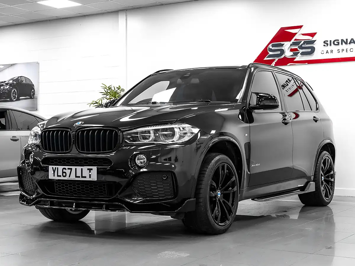 Used 2018 BMW X5 M Sport Black Sapphire - Front View