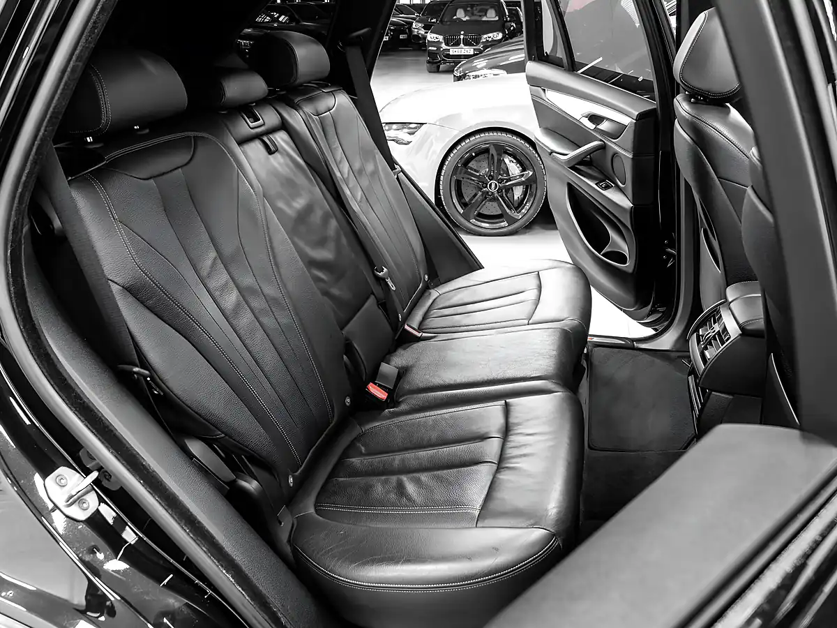 Used 2018 BMW X5 M Sport Black Sapphire - Interior and Exterior details 14