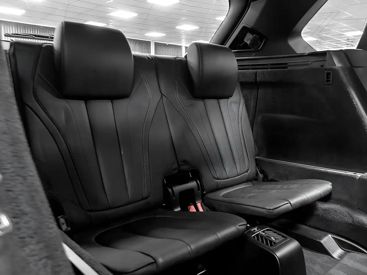 Used 2018 BMW X5 M Sport Black Sapphire - Interior and Exterior details 15