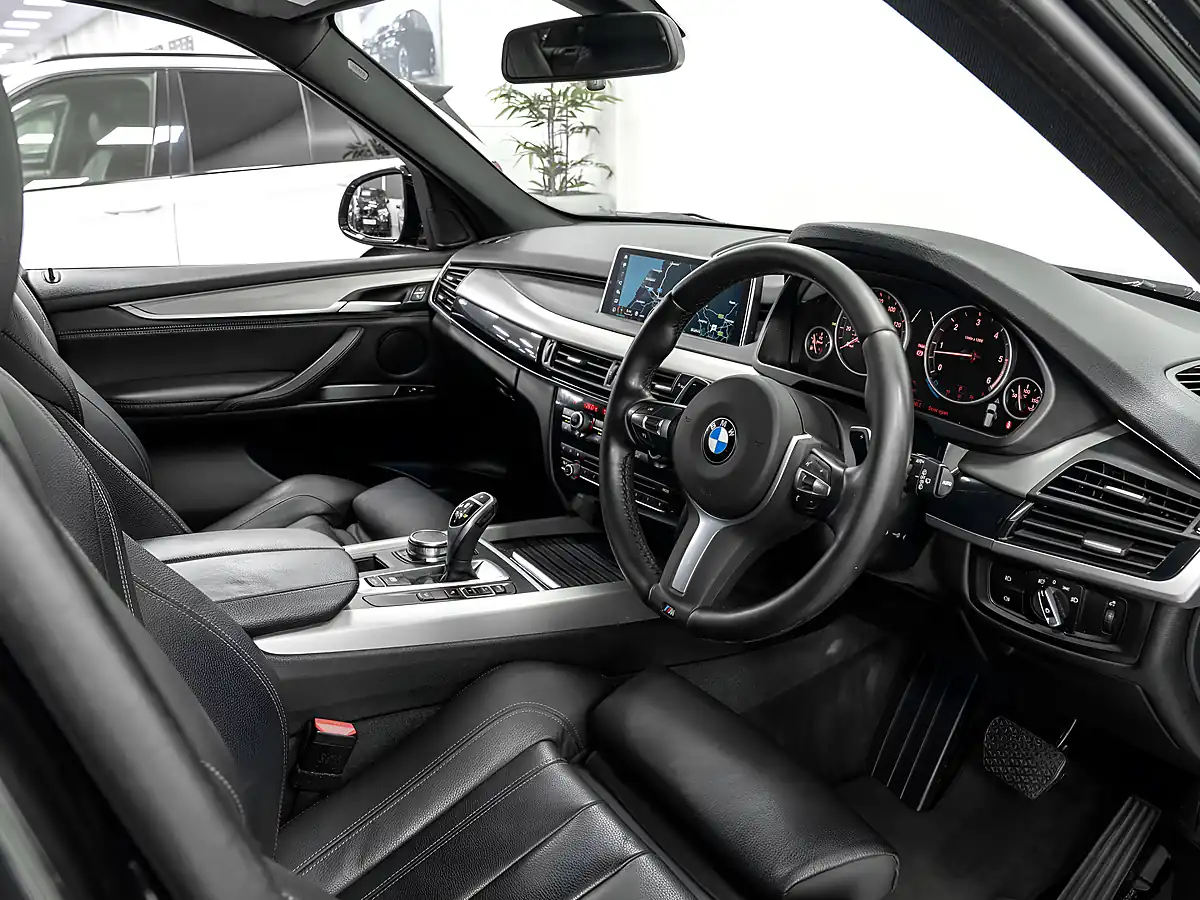 Used 2018 BMW X5 M Sport Black Sapphire - Interior and Exterior details 13