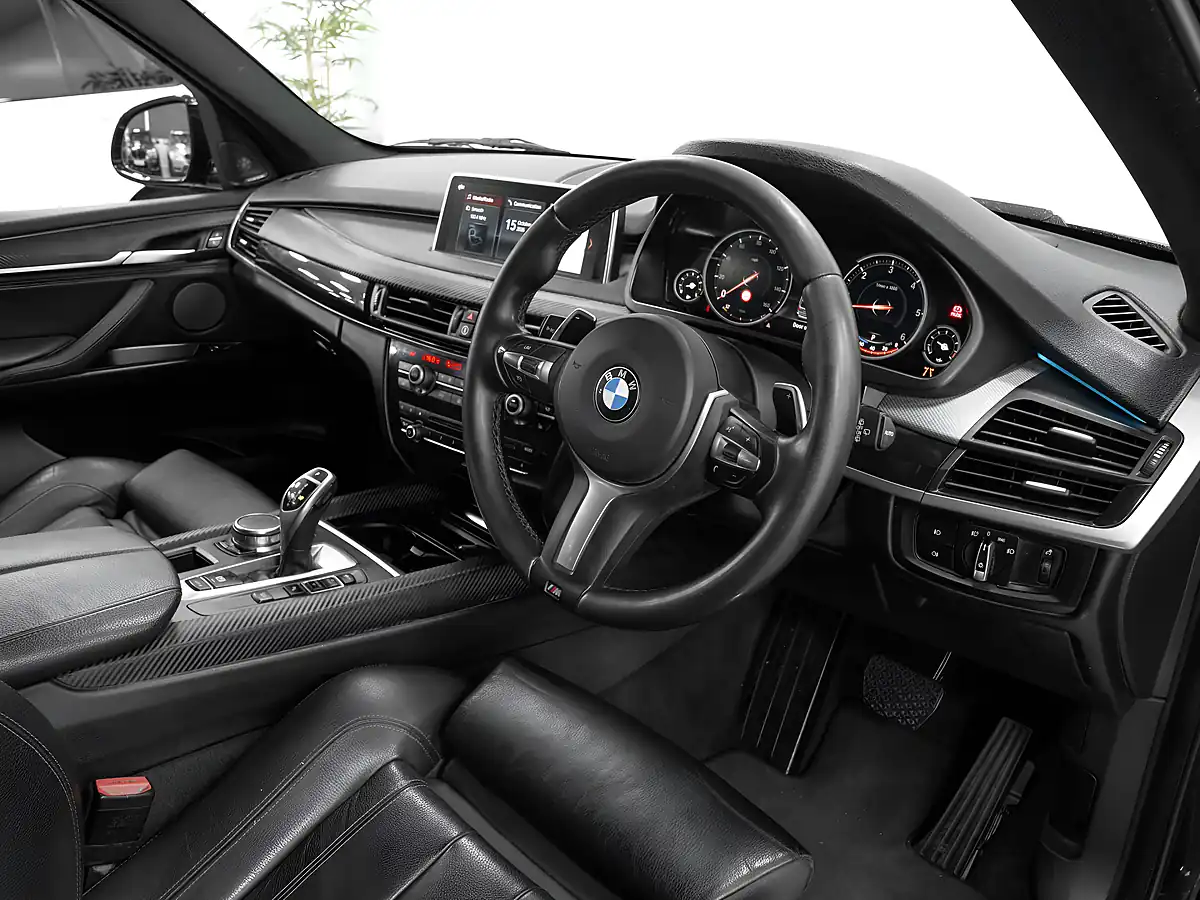 Used 2018 BMW X5 M Sport Black Sapphire - Interior and Exterior details 12