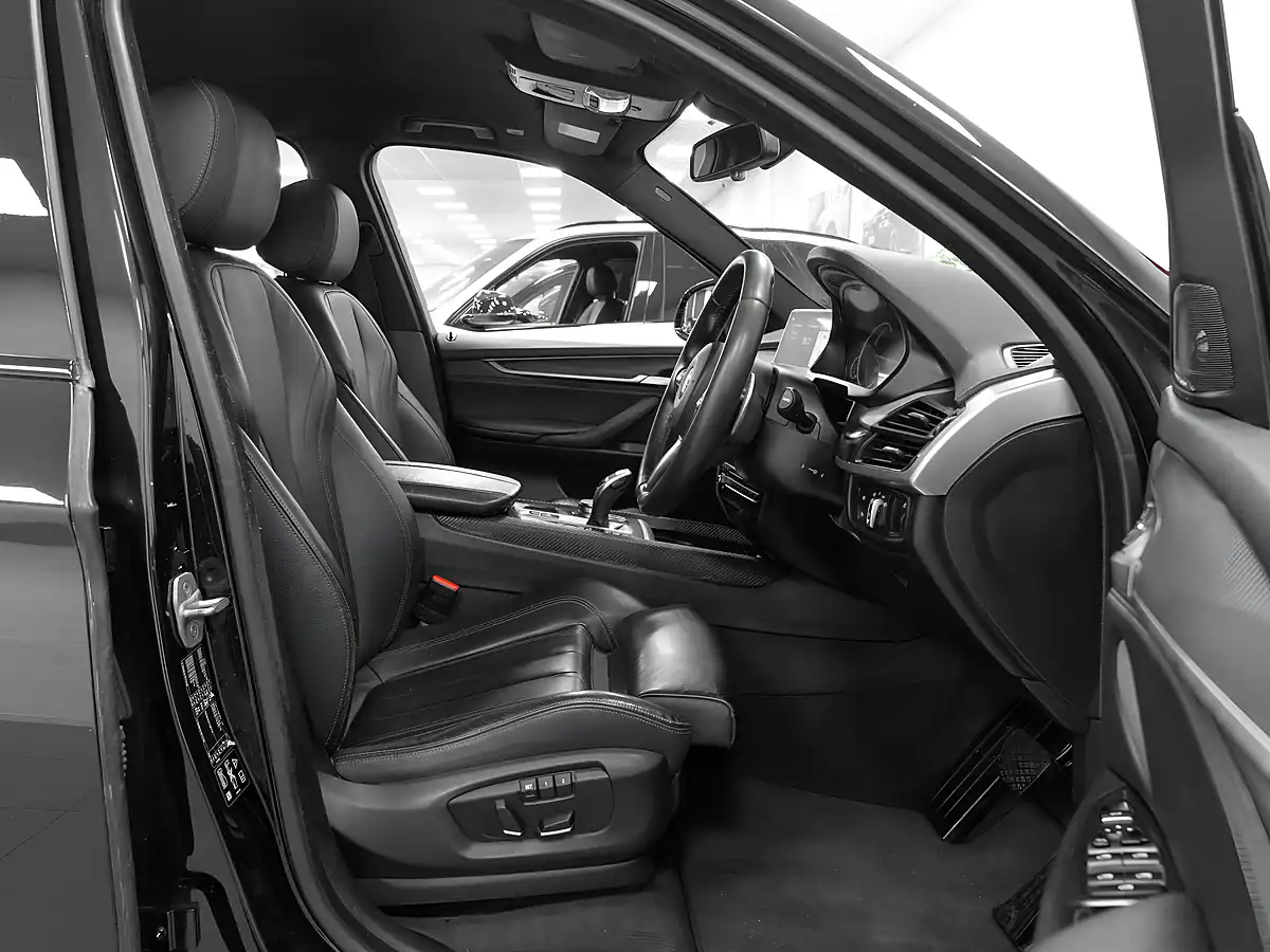 Used 2018 BMW X5 M Sport Black Sapphire - Interior and Exterior details 13