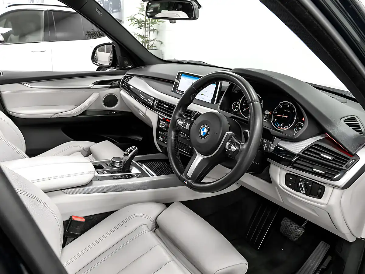 Used 2018 BMW X5 M Sport Carbon Black - Interior and Exterior details 12