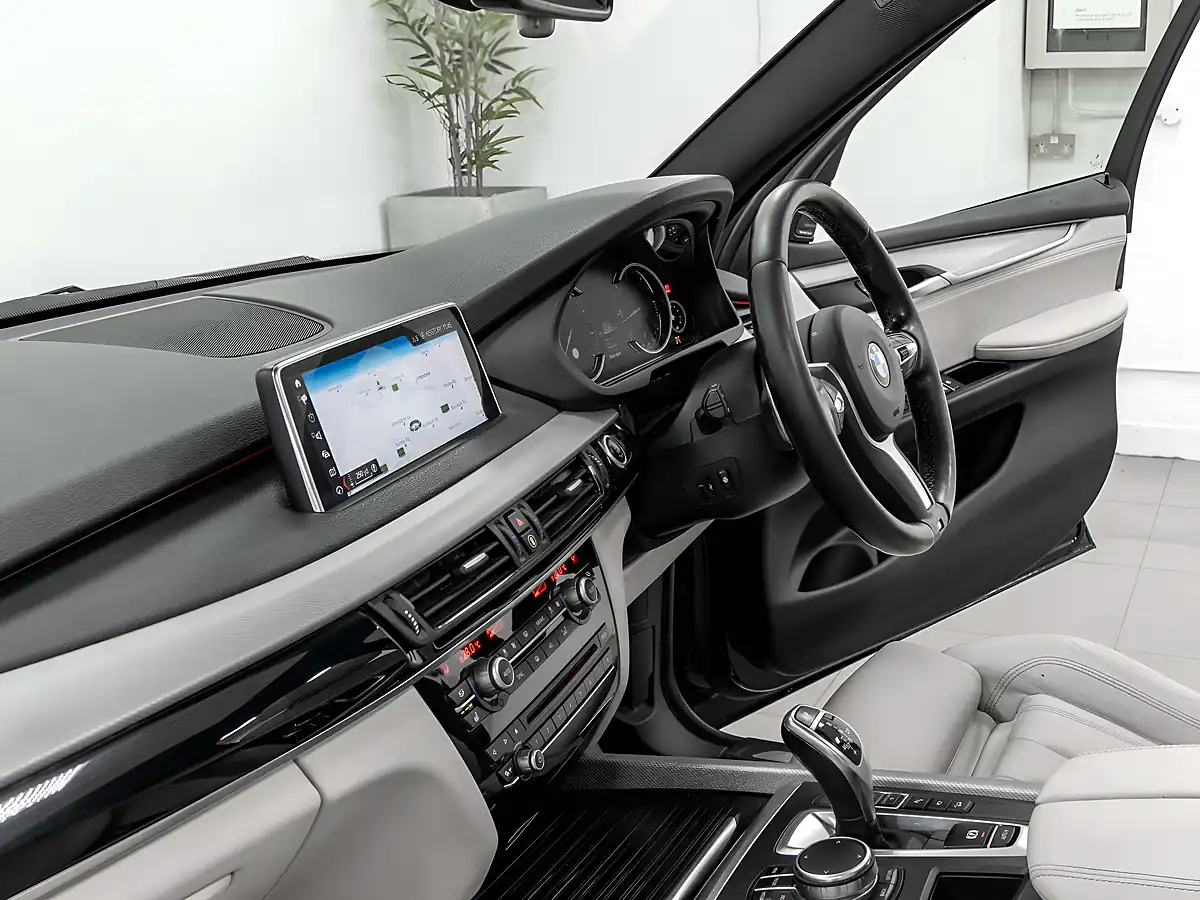 Used 2018 BMW X5 M Sport Carbon Black - Interior and Exterior details 17