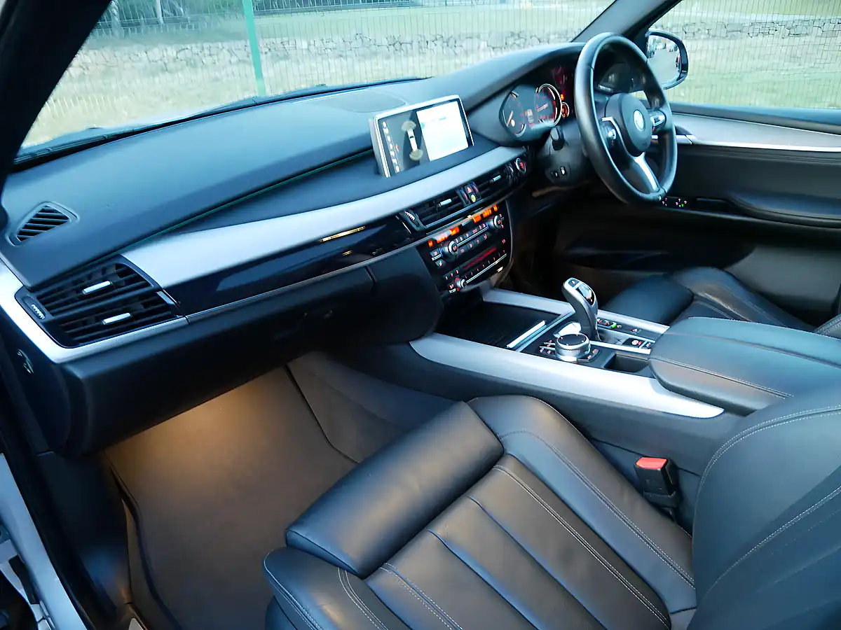 Used 2018 BMW X5 M Sport Glacier Silver - Interior and Exterior details 12