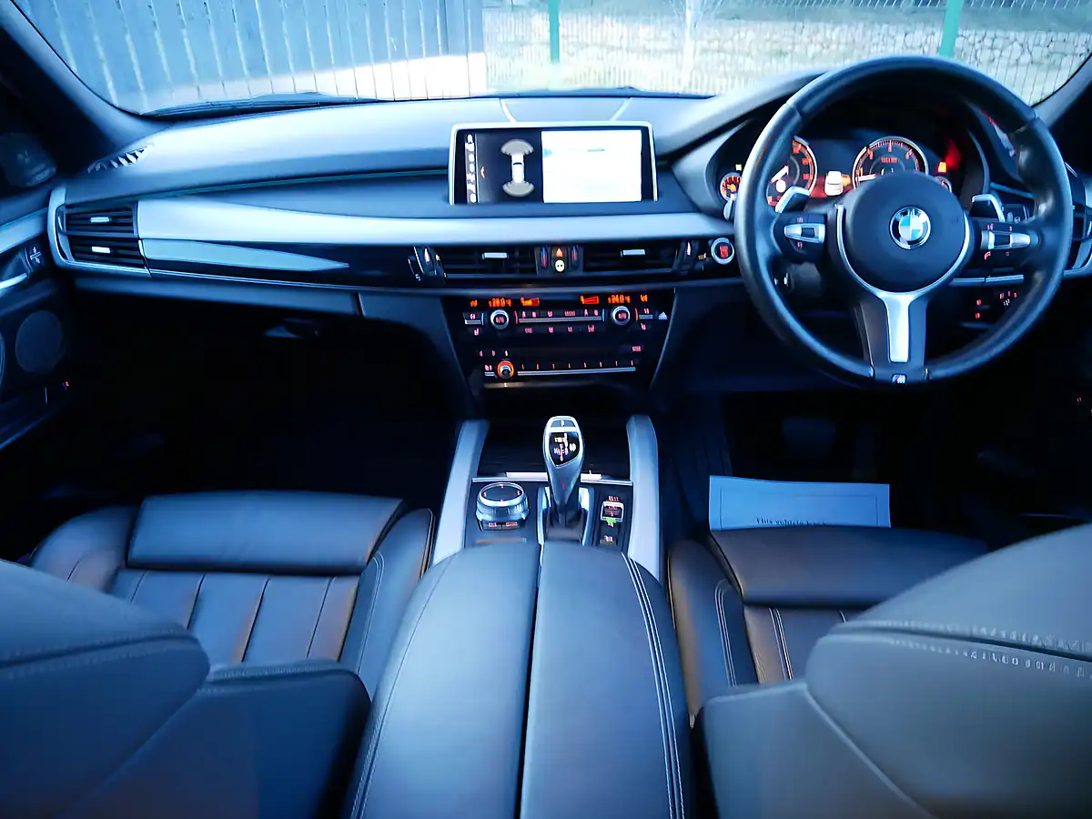 Used 2018 BMW X5 M Sport Glacier Silver - Interior and Exterior details 13