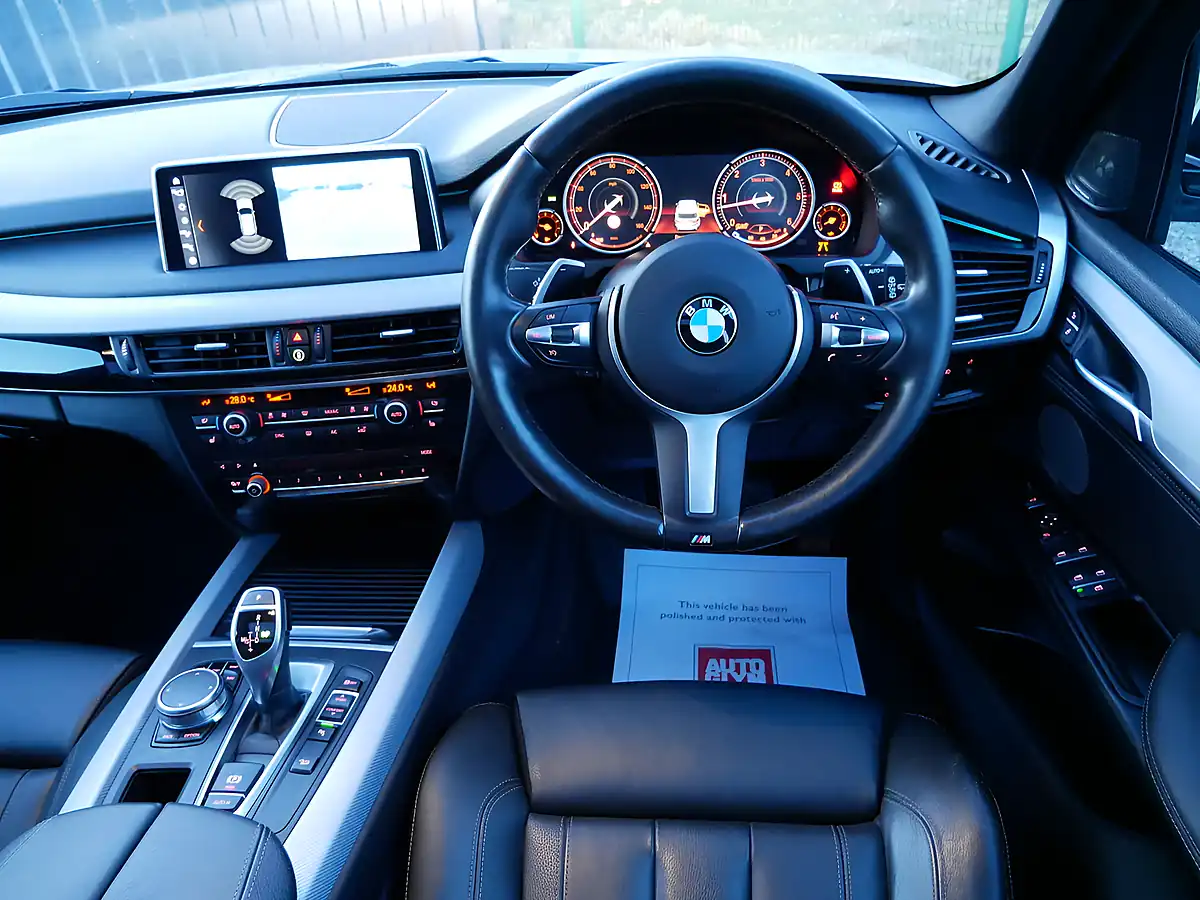 Used 2018 BMW X5 M Sport Glacier Silver - Interior and Exterior details 14