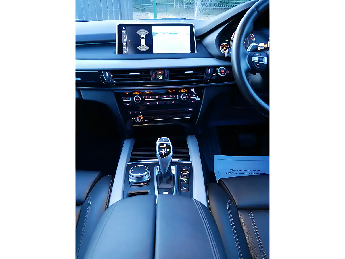 Used 2018 BMW X5 M Sport Glacier Silver - Interior and Exterior details 15