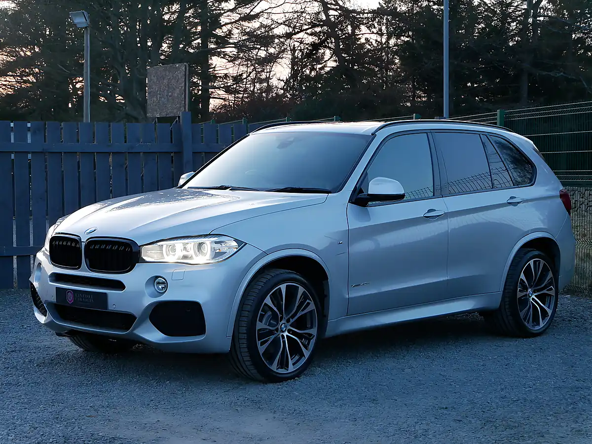 Used 2018 BMW X5 M Sport Glacier Silver - Interior and Exterior details 4