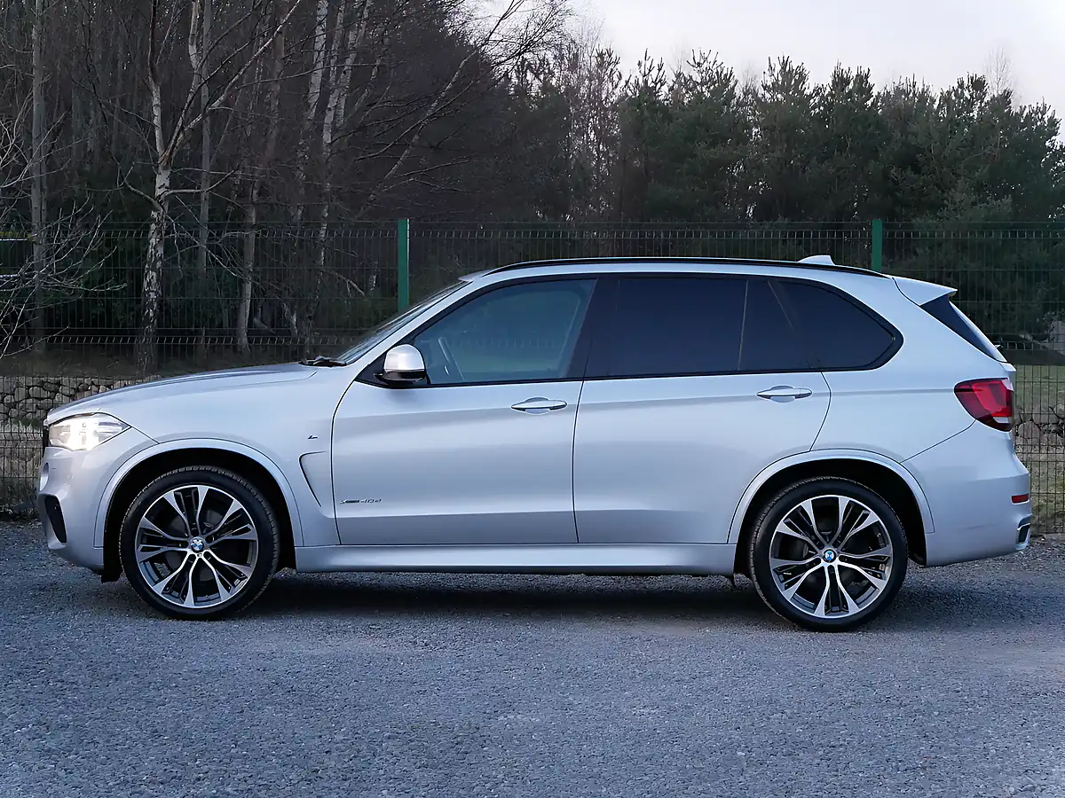 Used 2018 BMW X5 M Sport Glacier Silver - Interior and Exterior details 6